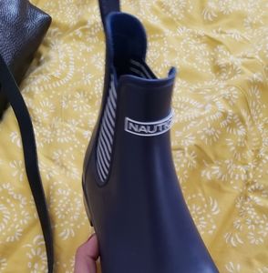 Nautica water boots